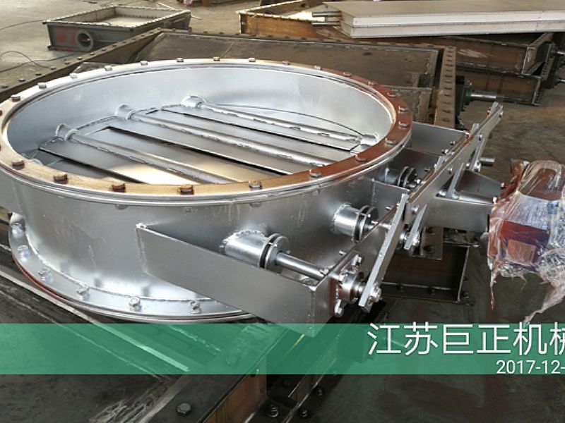 圓形擋板門（直徑190cm），準(zhǔn)備入庫中